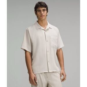 Lululemon Mens Camp Collar Shirt Button Up Short Sleeve Large Sand Lightweight